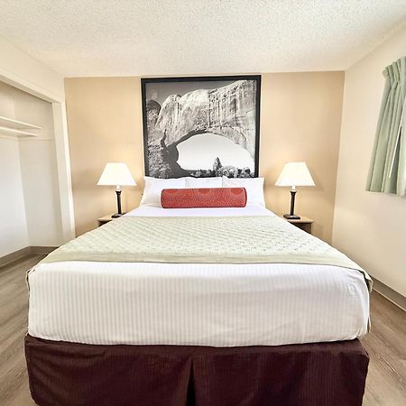 מלון Super 8 By Wyndham Salina/Scenic Hills Area מראה חיצוני תמונה