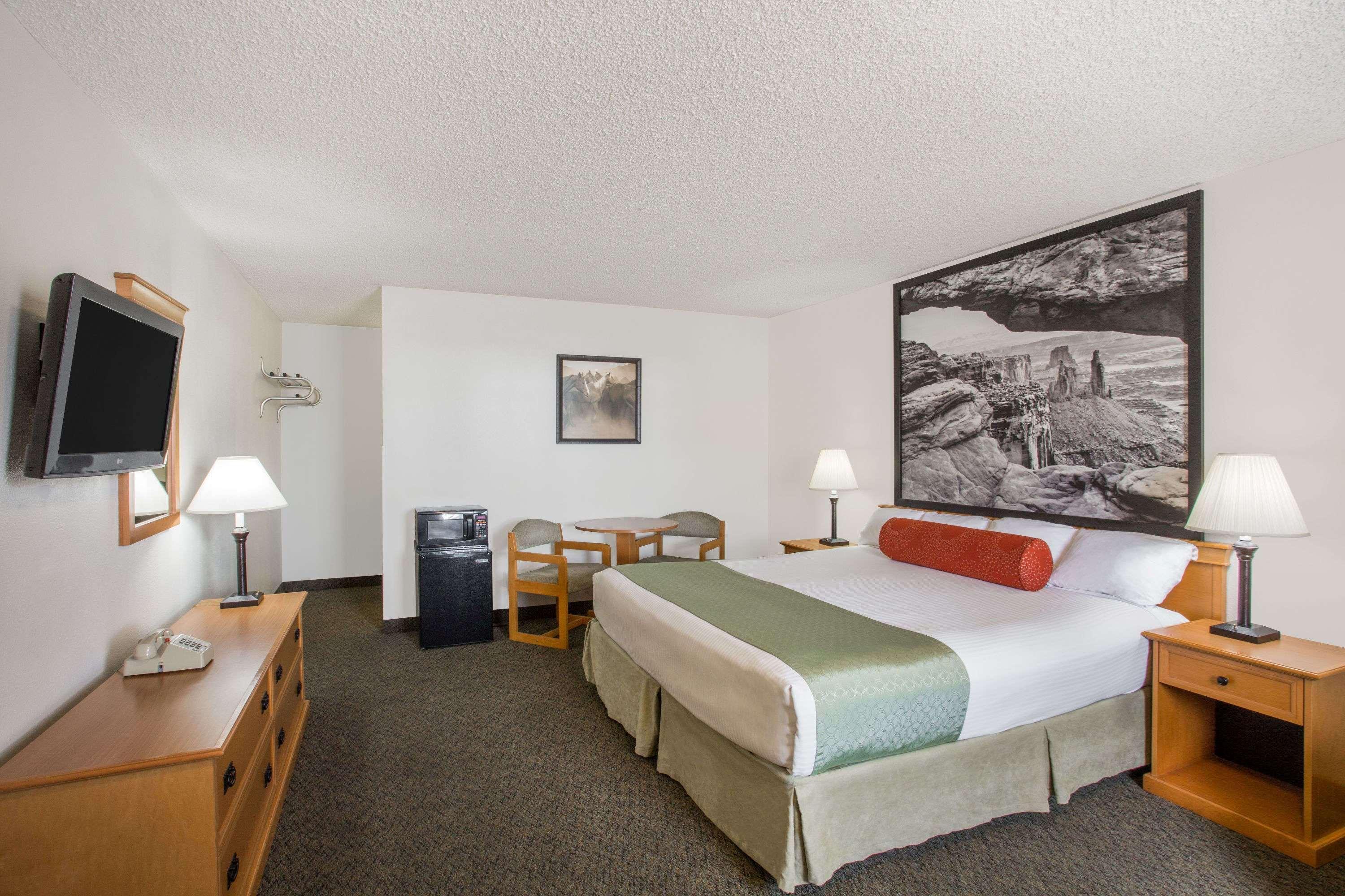 מלון Super 8 By Wyndham Salina/Scenic Hills Area מראה חיצוני תמונה