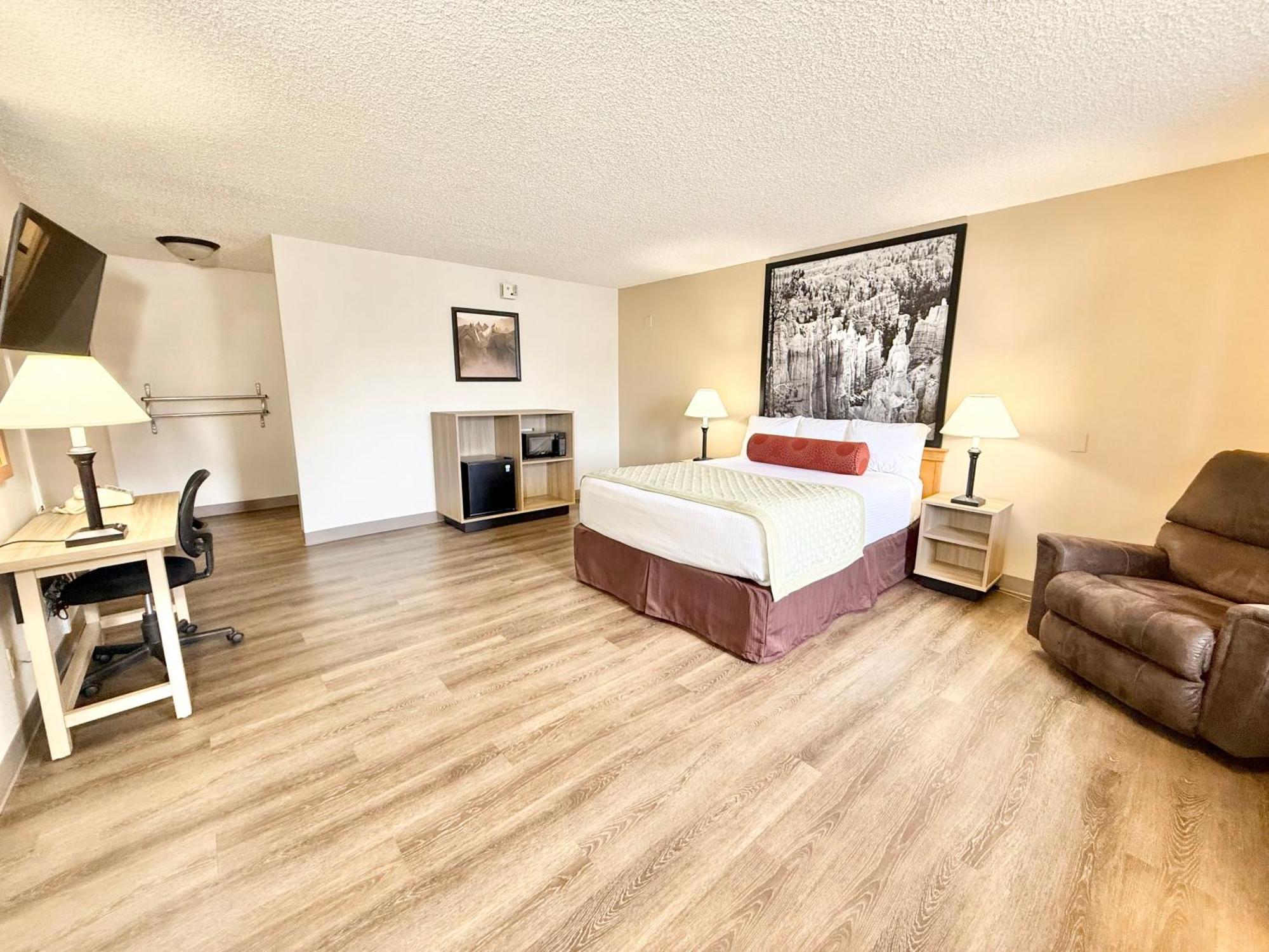 מלון Super 8 By Wyndham Salina/Scenic Hills Area מראה חיצוני תמונה