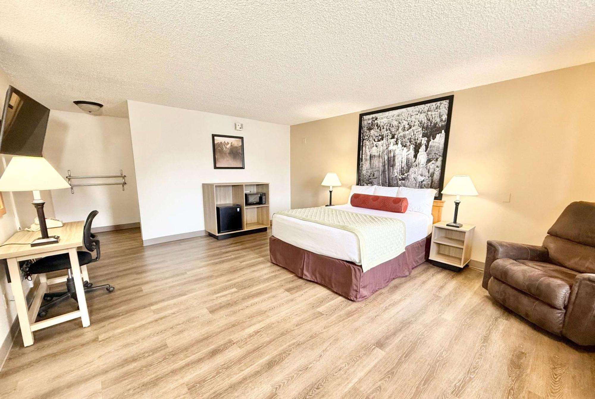 מלון Super 8 By Wyndham Salina/Scenic Hills Area מראה חיצוני תמונה