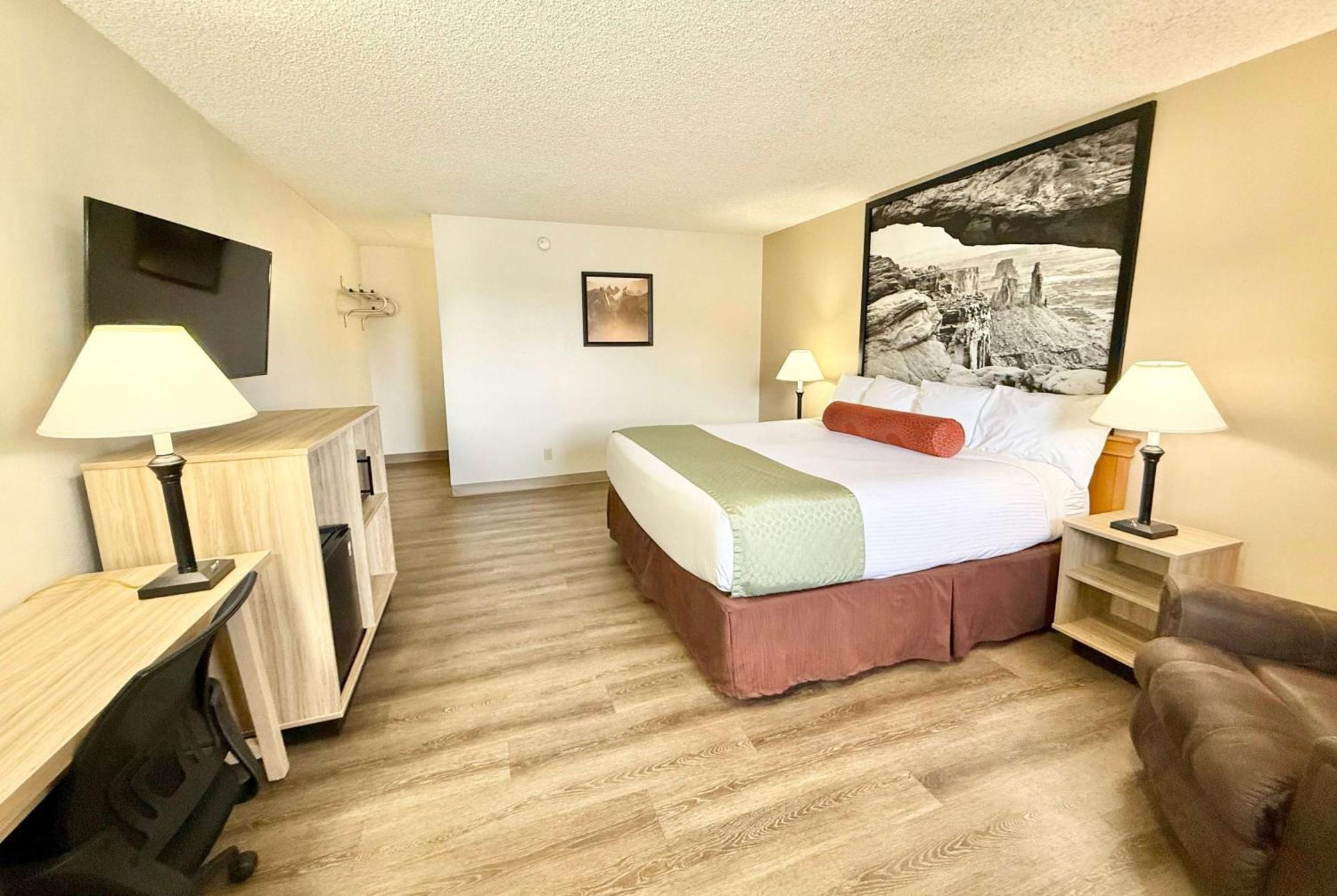 מלון Super 8 By Wyndham Salina/Scenic Hills Area מראה חיצוני תמונה