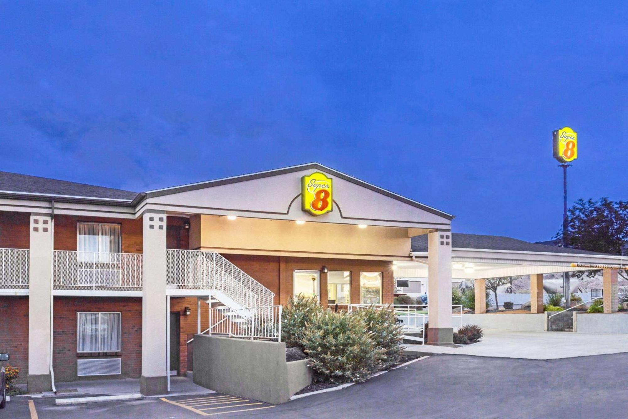 מלון Super 8 By Wyndham Salina/Scenic Hills Area מראה חיצוני תמונה